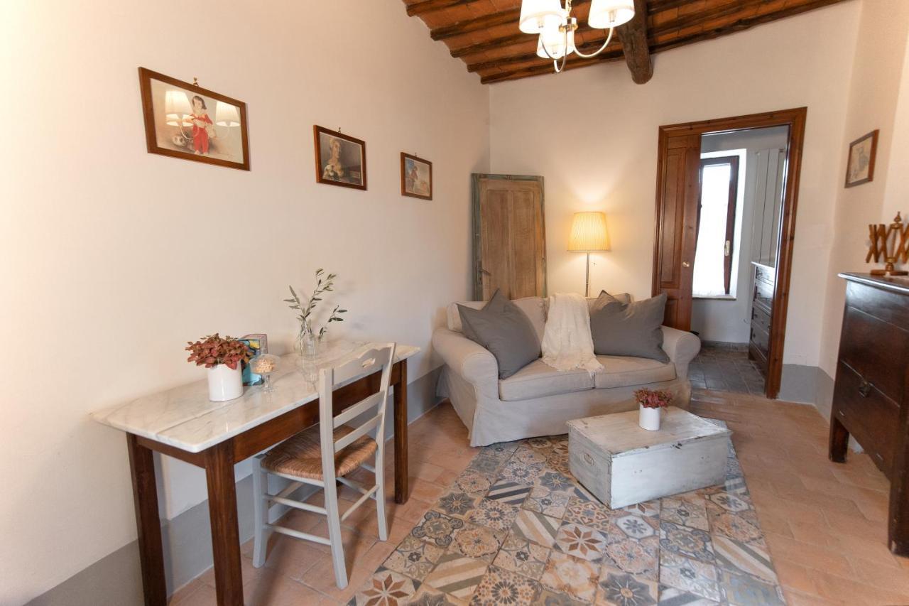 Agriturismo Borgo Di Campagna Il Tesoro Torre Alfina Eksteriør billede