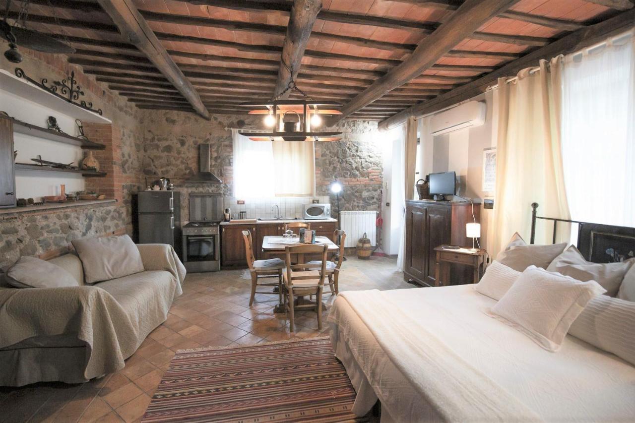 Agriturismo Borgo Di Campagna Il Tesoro Torre Alfina Eksteriør billede